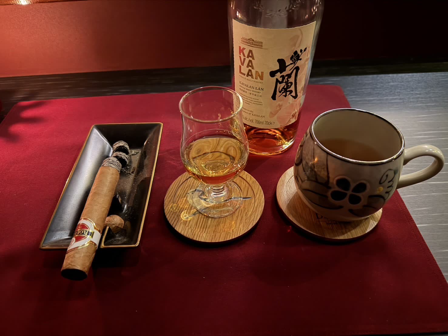 KAVALANとウイスキー、シガー